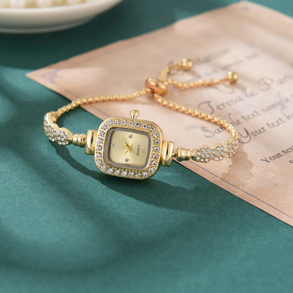 2023 New Women's Square Quartz Bracelet Watch