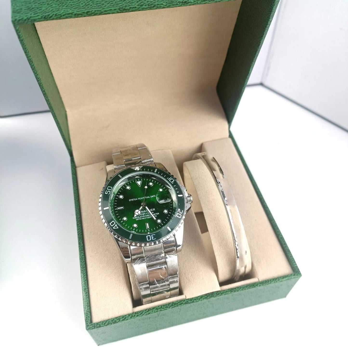 2-Piece Swiss Quartz Watch Set with Bracelet (Wholesale)