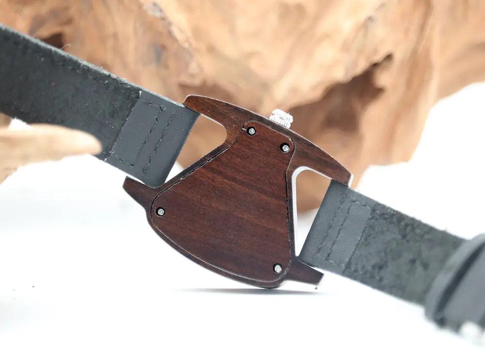 Wooden Quartz Triangle Couple Watch in Red Wood